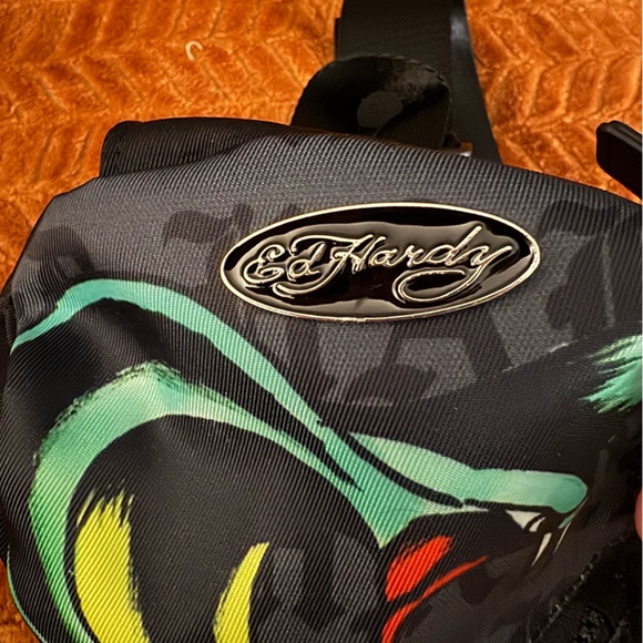 NWT Ed Hardy Black and Red Sling Bag/Bum Bag with Skull Design - Picture 12 of 14